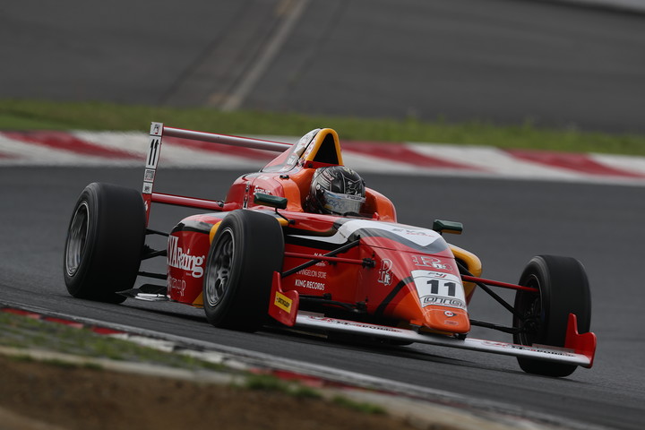 第3戦予選3位、第4戦予選5位の大湯都史樹（エヴァRT弐号機tanzen Rn-s）