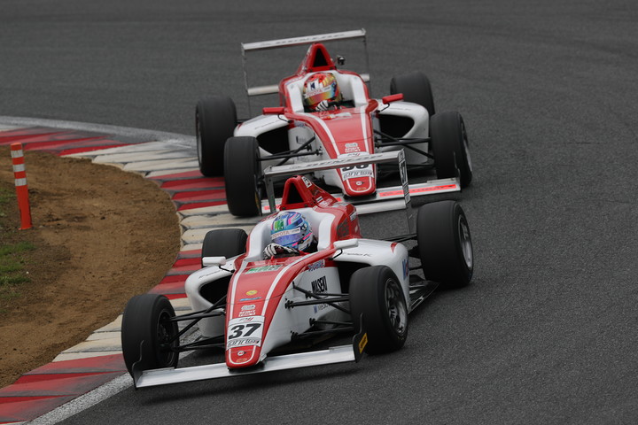 小高一斗と宮田莉朋、トムス勢同士の争い