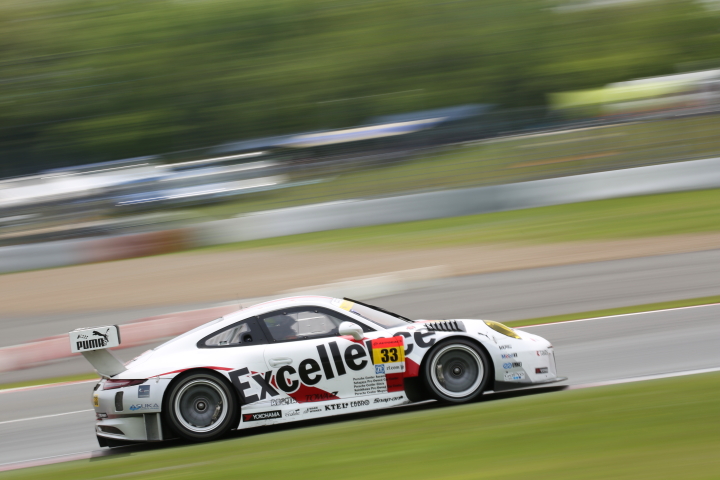 サーキットサファリ: 山野直也／ヨルグ・ベルグマイスター組（GT300クラス・Excellence Porsche）