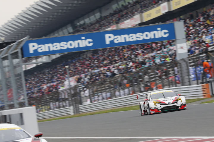 GT300クラスノックアウト予選Q1: 嵯峨宏紀（TOYOTA PRIUS apr GT）