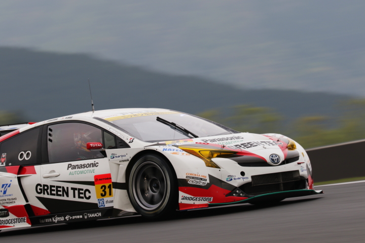 GT300クラスノックアウト予選Q2: 中山雄一（TOYOTA PRIUS apr GT）