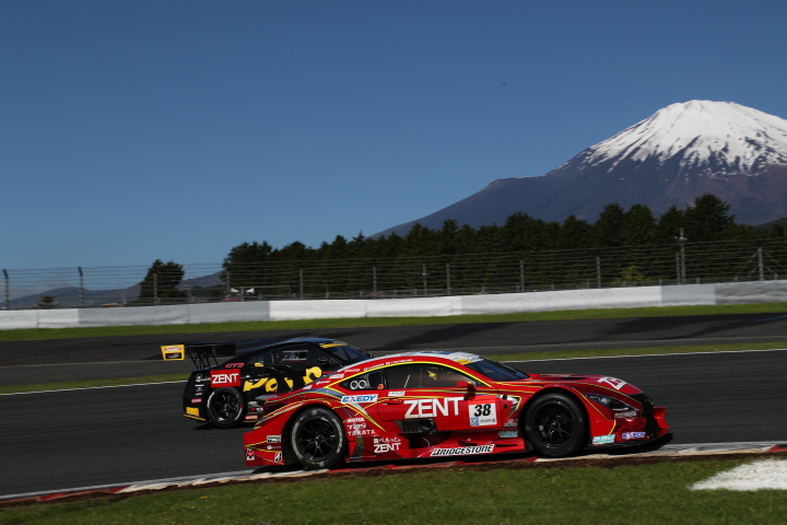 フリー走行: 立川祐路／石浦宏明組（ZENT CERUMO RC F）