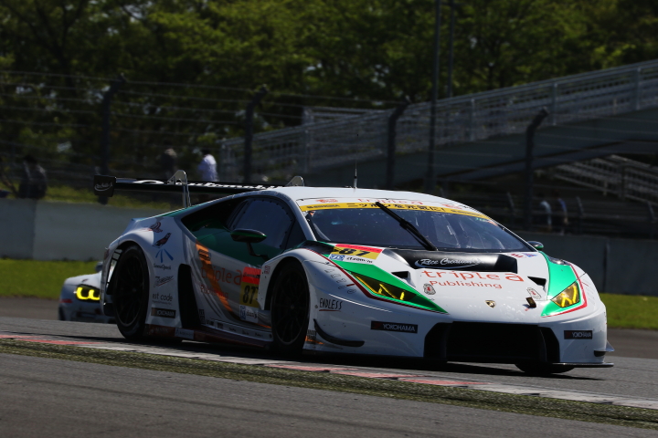 フリー走行: 細川慎弥／佐藤公哉／飯田太陽組（triple aランボルギーニ GT3）