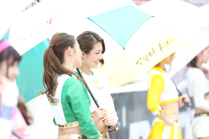 ピットウォーク: レースクイーン