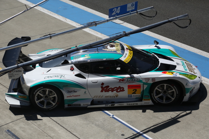 スタート進行: 高橋一穂／加藤寛規組（シンティアム・アップル・ロータス）