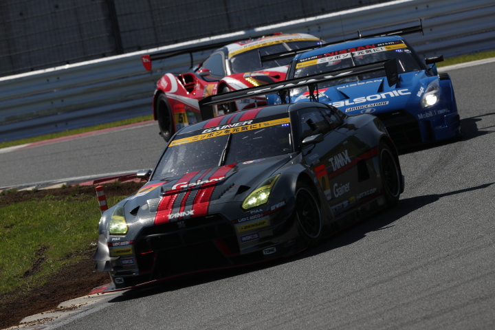 決勝レース: 富田竜一郎（GAINER TANAX GT-R）