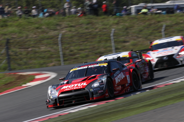 決勝レース: ロニー・クインタレッリ（MOTUL AUTECH GT-R）
