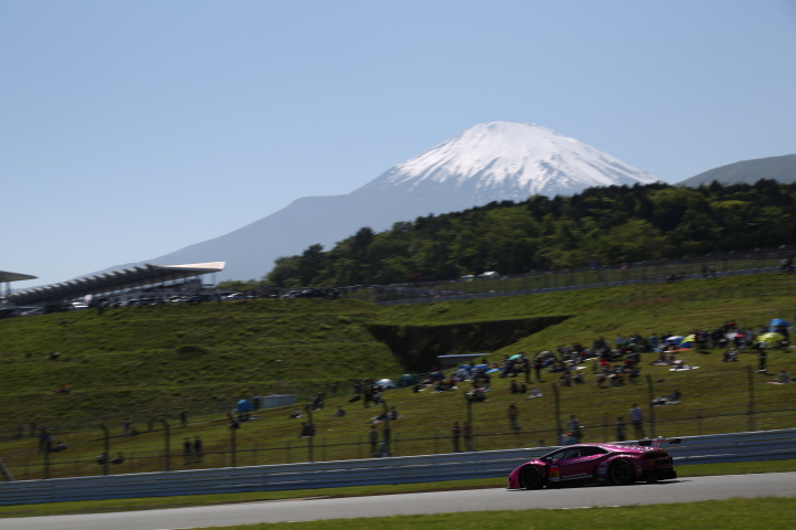 決勝レース: エイドリアン・ザウグ／横溝直輝組（DIRECTION 108 HURACAN）