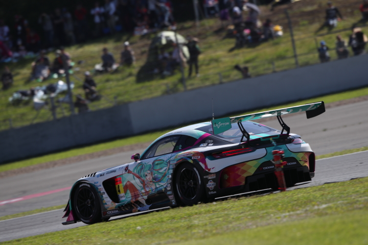 決勝レース: 谷口信輝／片岡龍也組（グッドスマイル初音ミクAMG）