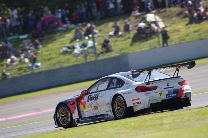 決勝レース: ヨルグ・ミューラー／荒聖治組（Studie BMW M6）