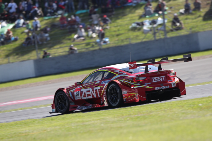 決勝レース: 立川祐路／石浦宏明組（ZENT CERUMO RC F）