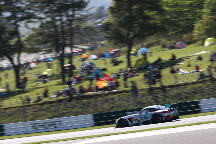 決勝レース: 谷口信輝／片岡龍也組（グッドスマイル初音ミクAMG）