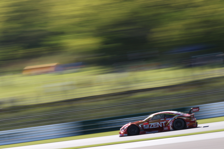 決勝レース: 立川祐路／石浦宏明組（ZENT CERUMO RC F）