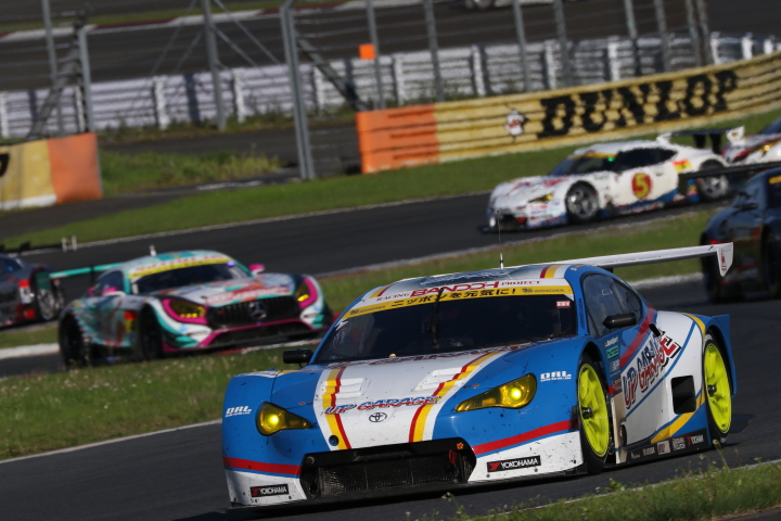 決勝レース: 中山友貴（UPGARAGE BANDOH 86）