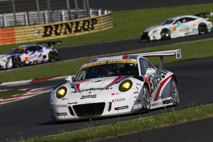 決勝レース: ヨルグ・ベルグマイスター（Excellence Porsche）