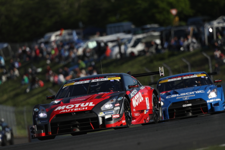 決勝レース: ロニー・クインタレッリ（MOTUL AUTECH GT-R）