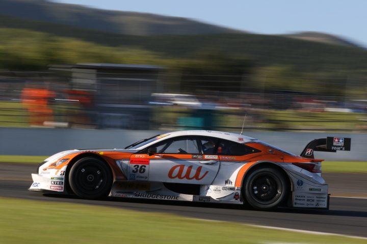 決勝レース: 伊藤大輔／ニック・キャシディ組（au TOM'S RC F）