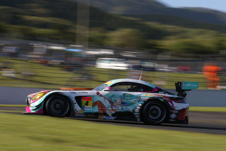 決勝レース: 谷口信輝／片岡龍也組（グッドスマイル初音ミクAMG）