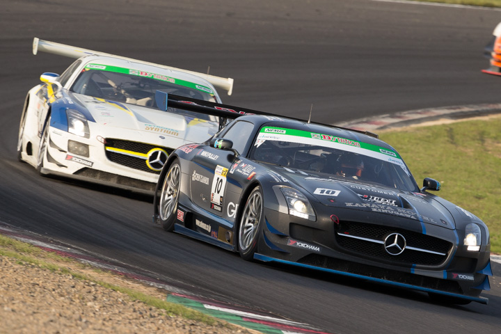 ST-Xクラス決勝3位はフィリップ・デベサ／マイケル・グリーン／密山祥吾組（Adenau SLS AMG GT3）