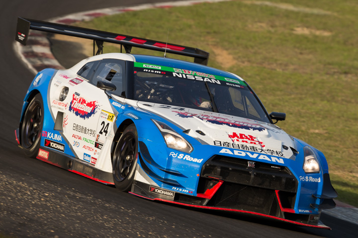ST-Xクラス優勝は内田優大／藤井誠暢／平峰一貴組（スリーボンド日産自動車大学校GT-R）