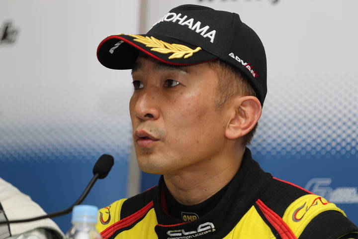 決勝記者会見: Nクラス2位のDRAGON（B-Max Racing team）