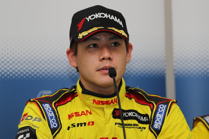 決勝記者会見: 優勝した高星明誠（B-Max Racing team with NDDP）