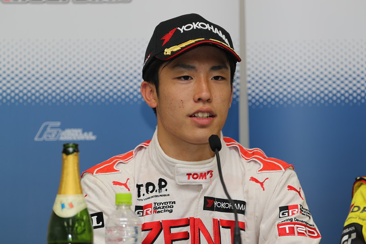 決勝記者会見: 2位の坪井翔（TEAM TOM'S）