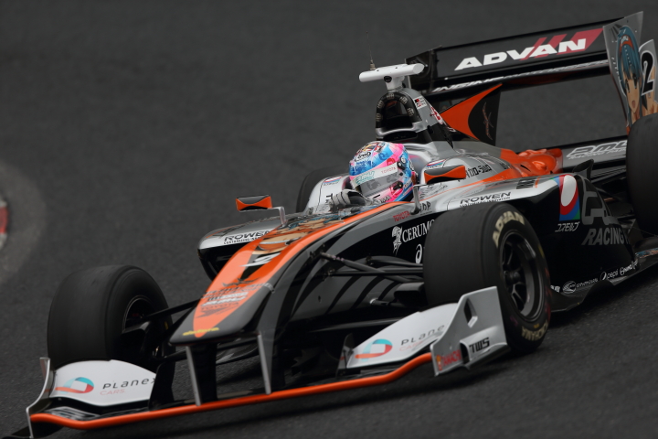 フリー走行: 国本雄資（P.MU/CERUMO・INGING SF14）