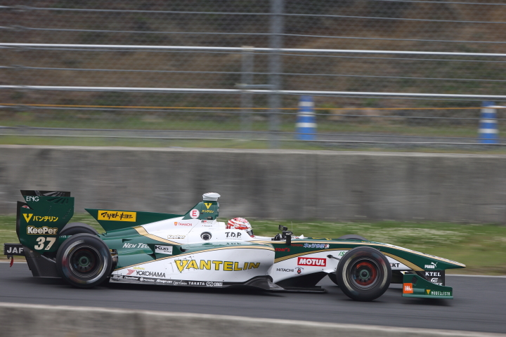 フリー走行: 中嶋一貴（VANTELIN KOWA TOM’S SF14）