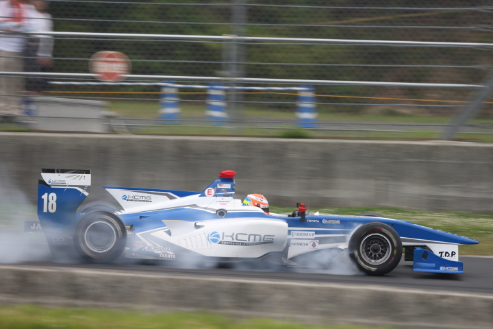 フリー走行: 中山雄一（KCMG Elyse SF14）