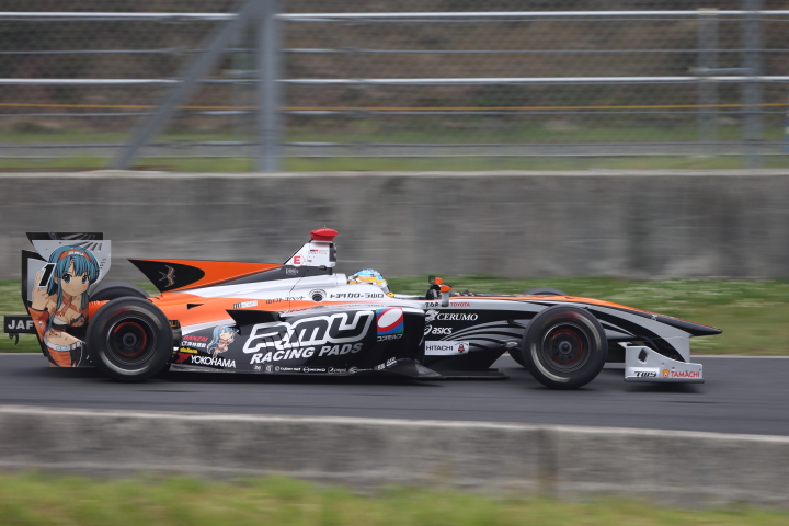 フリー走行: 石浦宏明（P.MU/CERUMO・INGING SF14）