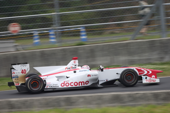 フリー走行: 野尻智紀（DOCOMO DANDELION M40Y SF14）