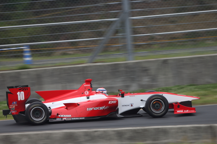 フリー走行: 塚越広大（REAL SF14）