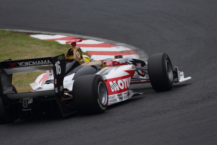 フリー走行: 山本尚貴（TEAM無限SF14）