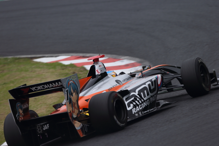 フリー走行: 石浦宏明組（クラス・P.MU/CERUMO・INGING SF14）