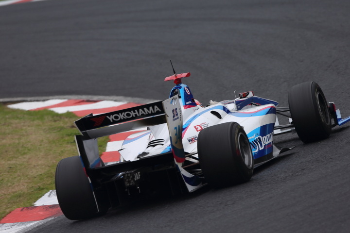 フリー走行: 小暮卓史（DRAGO CORSE SF14）