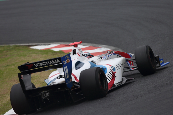 フリー走行: ジョアオ・パオロ・デ・オリベイラ（ITOCHU ENEX TEAM IMPUL SF14）