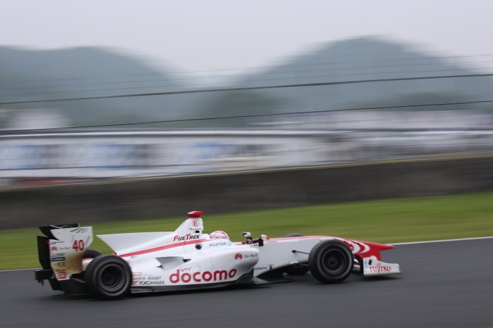 フリー走行: 野尻智紀（DOCOMO DANDELION M40Y SF14）