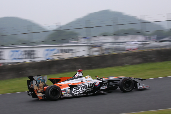 フリー走行: 石浦宏明（P.MU/CERUMO・INGING SF14）