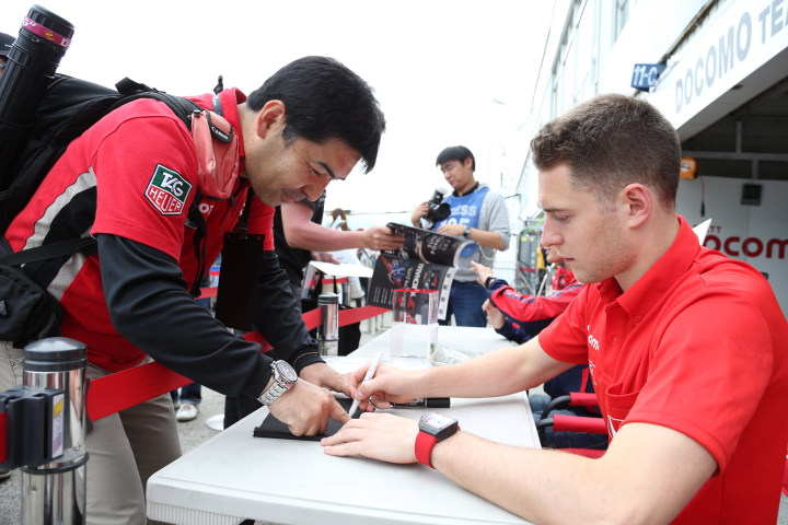 ピットウォーク: ストフェル・バンドーン（DOCOMO TEAM DANDELION RACING）