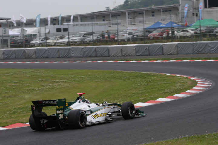 公式予選: アンドレ・ロッテラー（VANTELIN KOWA TOM’S SF14）