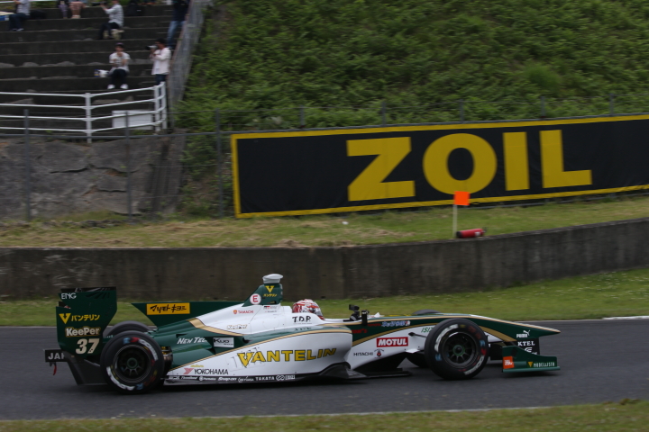 公式予選: 中嶋一貴（VANTELIN KOWA TOM’S SF14）