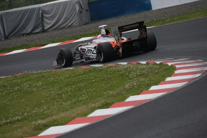 公式予選: 国本雄資（P.MU/CERUMO・INGING SF14）