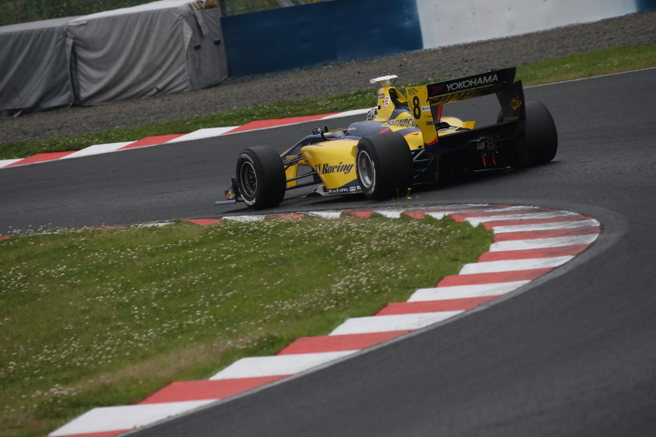 公式予選: 小林可夢偉（SUNOCO TEAM LEMANS SF14）