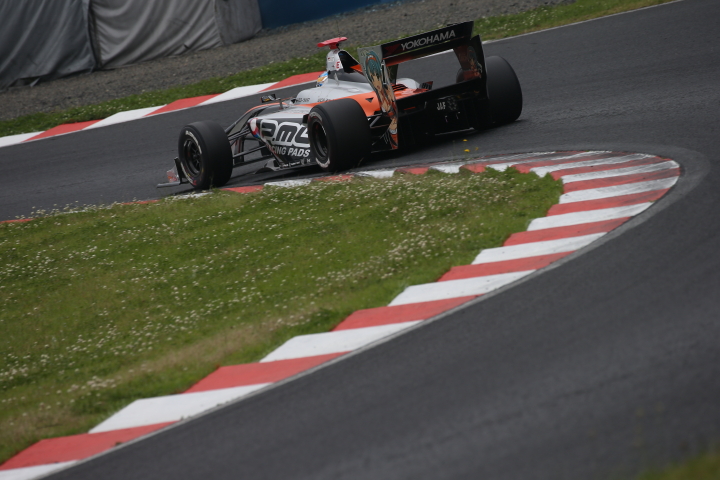 公式予選: 石浦宏明（P.MU/CERUMO・INGING SF14）