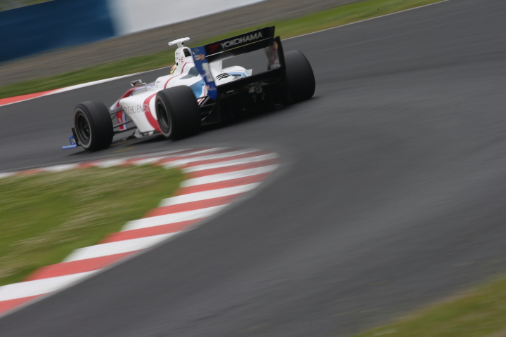 公式予選: 関口雄飛（ITOCHU ENEX TEAM IMPUL SF14）