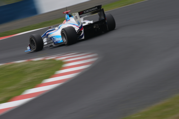 公式予選: 小暮卓史（DRAGO CORSE SF14）