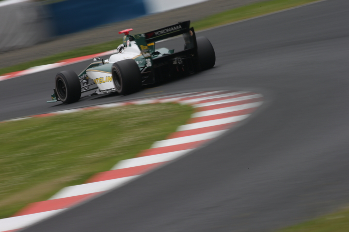 公式予選: アンドレ・ロッテラー（VANTELIN KOWA TOM’S SF14）