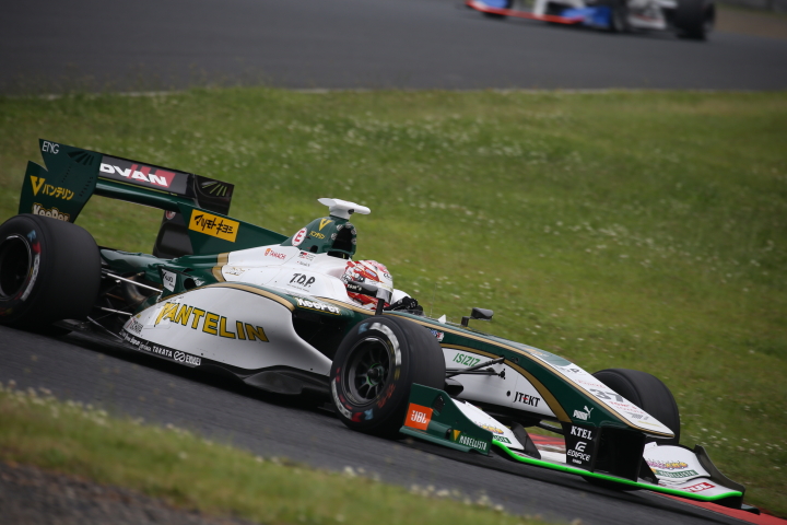 公式予選: 中嶋一貴（VANTELIN KOWA TOM’S SF14）