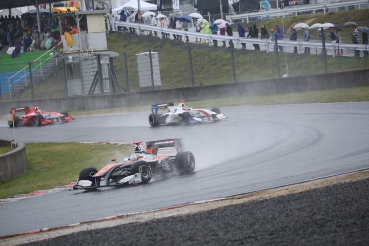 決勝レース: 石浦宏明（P.MU/CERUMO・INGING SF14）